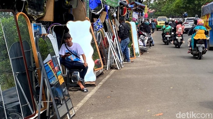 1747026318924-penjual-cermin-estetik-di-kota-bandung-1746949489285_169