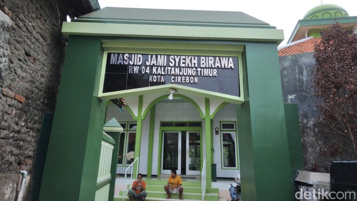 1748142345514-masjid-syekh-birawa-di-kota-cirebon-2_169