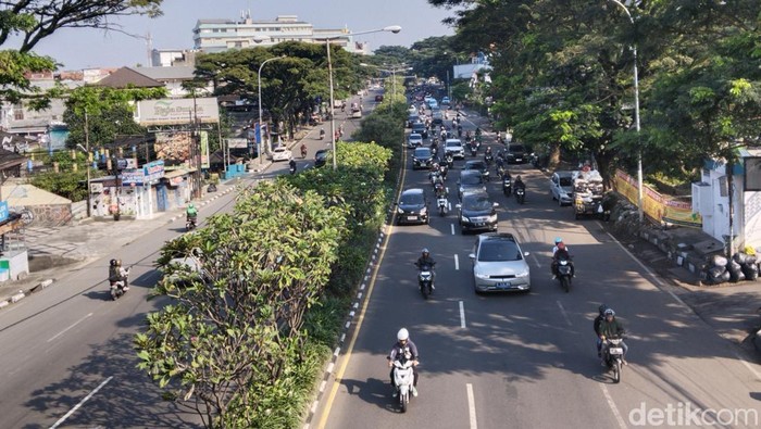 libur-hari-buruh-atau-may-day-152025-belum-berdampak-signifikan-di-kota-bandung-jawa-barat-jabar-1746066943590_169-giok-4d-4644