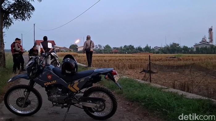 1754370319581-potret-ledakan-dahsyat-dan-menimbulkan-kobaran-api-terjadi-di-kawasan-milik-pt-pertamina-ep-regional-2-zona-7-field-kabupaten--1754359891014_169