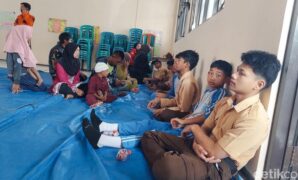 1760440439090-siswa-di-bandung-barat-keracunan-mbg-1760432905425_169