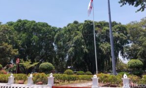 1760440509300-cuaca-panas-terik-di-cirebon-1760419956383_169