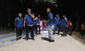 1760505417482-bupati-cirebon-imron-saat-meninjau-progres-perbaikan-jalan-di-cirebon-timur-1760491845108_43