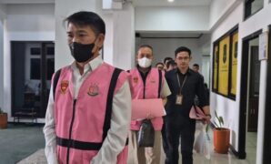 1760526980008-dua-orang-ditetapkan-menjadi-tersangka-korupsi-pengadaan-tanah-di-psn-bendungan-cipanas-sumedang-oleh-kejari-1760512007729_169