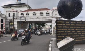 1760699552255-suasana-jalan-asia-afrika-kota-bandung-1755250253588_169
