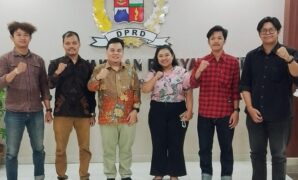 1760742929630-dprd-kota-bogor-menerima-kunjungan-audiensi-badan-eksekutif-mahasiswa-bem-universitas-pakuan-unpak-di-kantor-dprd-kota-bogor-r-1760693237163_169
