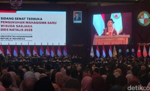 1760807833617-aulia-yasmin-nugraharja-wisudawati-terbaik-ukri-2025-1760788091327_169