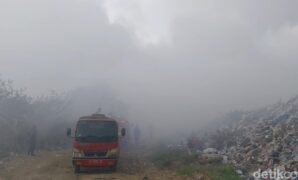 1760872437967-kebakaran-di-tpa-heuleut-majalengka-1760868927585_169