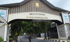 1760872673271-gapura-kabupaten-kuningan-1760347172225_169