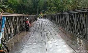 1760937256617-jembatan-bailey-cisantri-kecamatan-simpenan-kabupaten-sukabumi-1760927534087_169