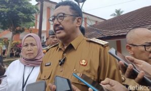 1761045296562-bupati-sukabumi-asep-japar-1761038779772_169