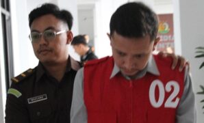 1761067055482-penetapan-tiga-tersangka-baru-atas-kasus-korupsi-bank-pemerintah-di-kuningan-1761047433407_169