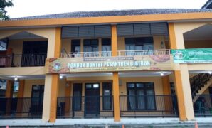 1761153184551-pondok-pesantren-buntet-cirebon-1_169