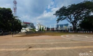 1761153201077-alun-alun-kota-cimahi-jadi-lokasi-nobar-timnas-indonesia-vs-uzbekistan-di-piala-asia-u-23-2024_169