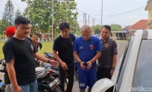 1761153351687-haryanto-baju-biru-bos-minimarket-yang-membunuh-anak-buahnya-1761138358626_169