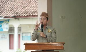1761239690698-anggota-komisi-ii-dprd-jawa-barat-dari-fraksi-ppp-arief-maoshul-affandy-1761205058175_169
