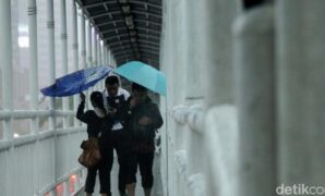 1761261266500-bmkg-prakiraan-cuaca-hari-ini-14-maret-2022-jabodetabek-waspada-petir_169