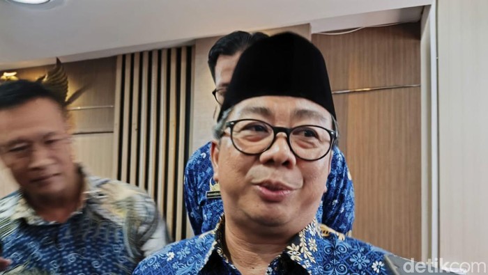 1761304420253-kepala-dinas-kesehatan-kuningan-edi-martono-1761292696001_169
