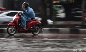 1761347692557-hujan-deras-jalan-arteri-pondok-indah-tergenang-1758879149361_169