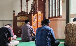 1761347708180-ilustrasi-sholat-jumat_169