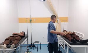 1761369306912-siswa-luragung-kuningan-saat-mengalami-keracunan-1761283197648_169