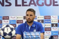 1761412537804-gelandang-persib-luciano-guaycochea-1758092067029_169