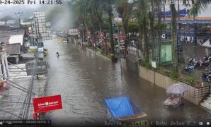 1761412694686-kondisi-banjir-di-jalan-raya-lembang-1761291668448_169
