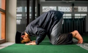 1761434098861-sholat_169
