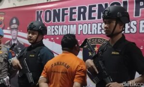 1761477317044-pengungkapan-kasus-dukun-cabul-di-panyileukan-bandung-1761195045853_169