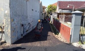 1761498751219-perbaikan-jalan-lingkungan-di-kota-cirebon-1761392231676_169