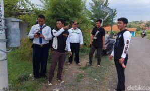 1761498867709-wakil-bupati-cirebon-agus-kurniawan-budiman-didampingi-kadishub-hilman-firmansyah-saat-meninjau-pju-di-desa-sinarancang-1761474852601_169