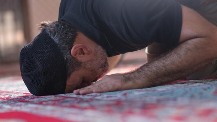 1761520424970-ilustrasi-salat_169