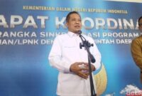 1761563601687-menteri-koperasi-ferry-juliantono-1761546631042_169