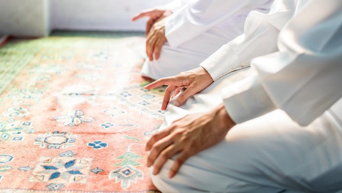 1761606854431-ilustrasi-sholat_169
