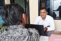 1761628721888-polisi-menginterogasi-panji-21-pemuda-yang-mencabuli-nenek-85-tahun-di-tasikmalaya-1761618709799_169