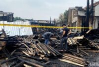 1761628793209-lokasi-belasan-kios-di-kawasan-sukahaji-bandung-terbakar-1761617936961_169