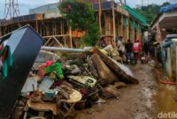1761650068468-banjir-cisolok-sukabumi-1761638880784_169