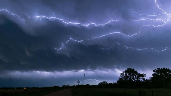 1761714838186-eureka-waspada-cuaca-ekstrem_169