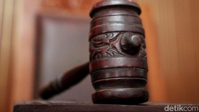 1761736449732-ilustrasi-hukum-2_169