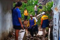 1761736585593-petugas-cek-dan-siapkan-penanganan-usai-banjir-bandang-di-cisolok-1761725645982_169