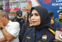 1761757967086-kepala-kantor-wilayah-dirjen-bea-cukai-jawa-barat-finari-manan-1761723982969_169