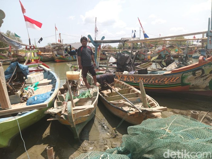 1761758061829-aktivitas-sejumlah-nelayan-di-desa-ambulu-kabupaten-cirebon_43