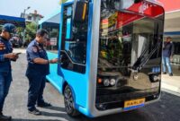 1761758099785-bandung-uji-coba-angkot-listrik-pintar-ini-potretnya-1754315754504_169