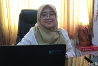 1761779676941-kepala-bidang-pelayanan-pendaftaran-penduduk-disdukcapil-kabupaten-indramayu-atin-1761728276244_169