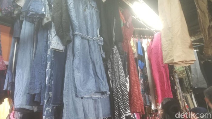 1761822785940-pasar-cimol-gedebage-di-kota-bandung-2_169