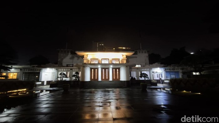 1761844602216-suasana-balai-kota-bandung-1761829508917_169