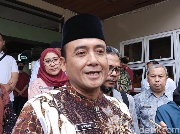1761887648609-wakil-walikota-bandung-erwin-1761882822930_43