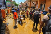 1761909163293-dampak-banjir-bandang-di-cisolok-dan-cikahuripan-kabupaten-sukabumi-jumat-31102025-1761908613796_169