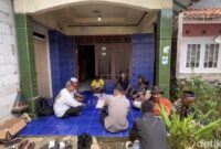 1761909332776-suasana-rumah-duka-eneng-yang-tewas-gantug-diri-1761881468267_169