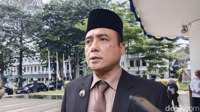 1761909343458-wakil-wali-kota-bandung-erwin-1758110499701_169